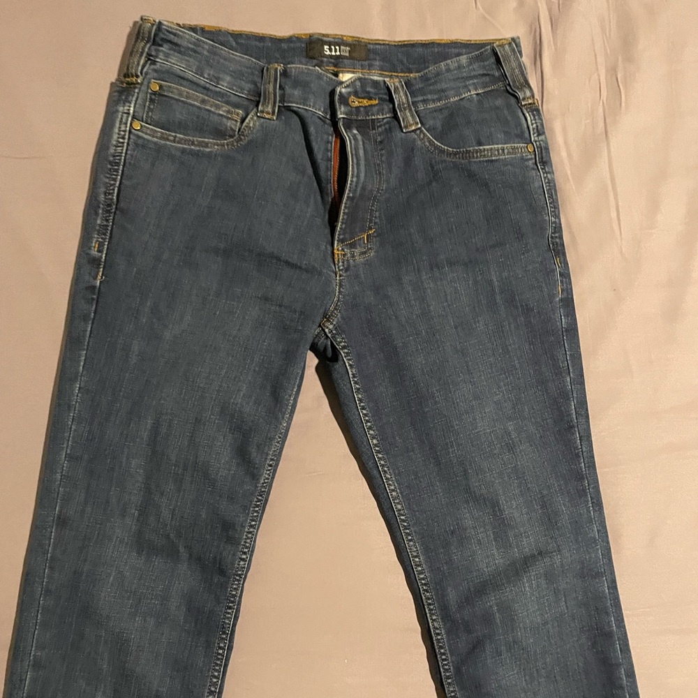 5.11 blue jeans 31x32 straight fit blue jeans